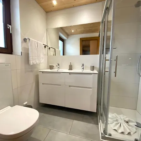 Alpenapart Montafon - Haus Engstler شقة تشاغنز